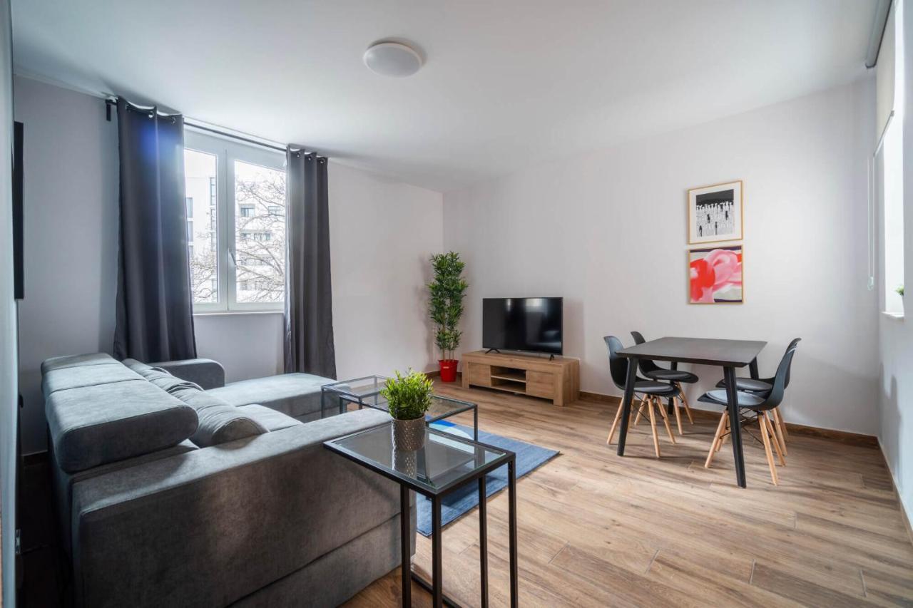 Hostgost Selected Suites - Botanical Garden Belgrad Exteriör bild